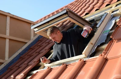 Pose de fenêtres de toit Velux à Airoux